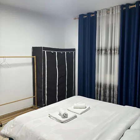 21 Steps' Lovely In The Center * تيرانا