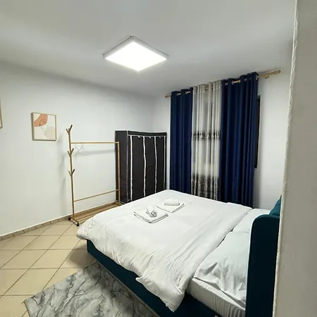 Apartment 21 Steps' Lovely In The Center