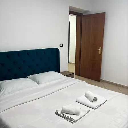 21 Steps' Lovely In The Center