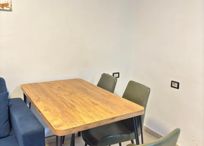 Daire 21 Steps' Lovely In The Center Tiran