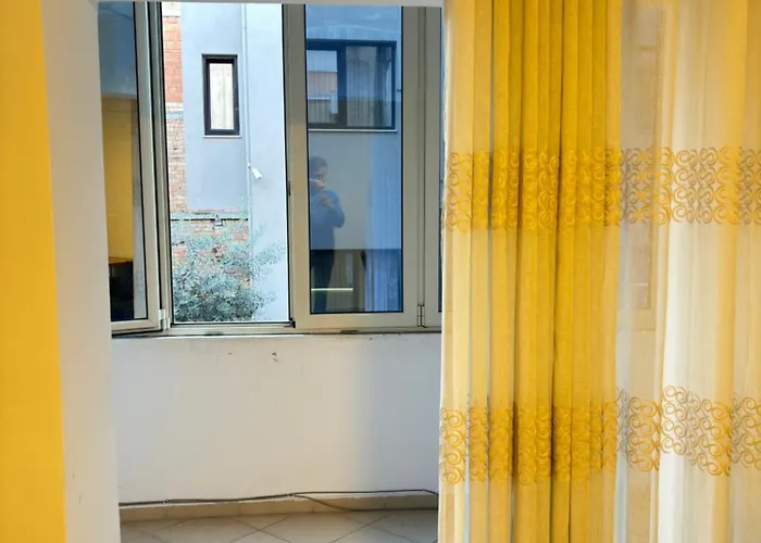 Daire 21 Steps' Lovely In The Center