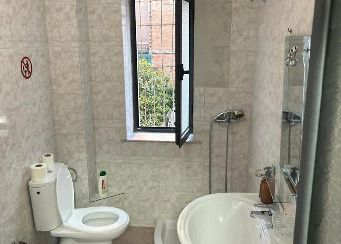 21 Steps' Lovely In The Center Tiran